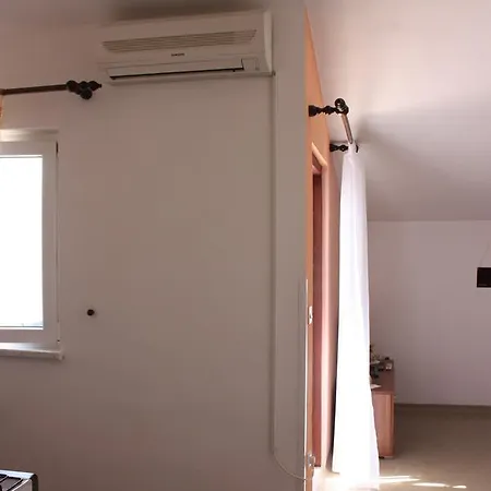 Mira 招待所