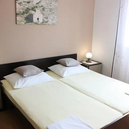 Guest house Mira Pag Town