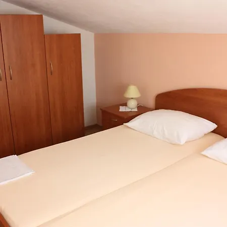 Mira Guest house